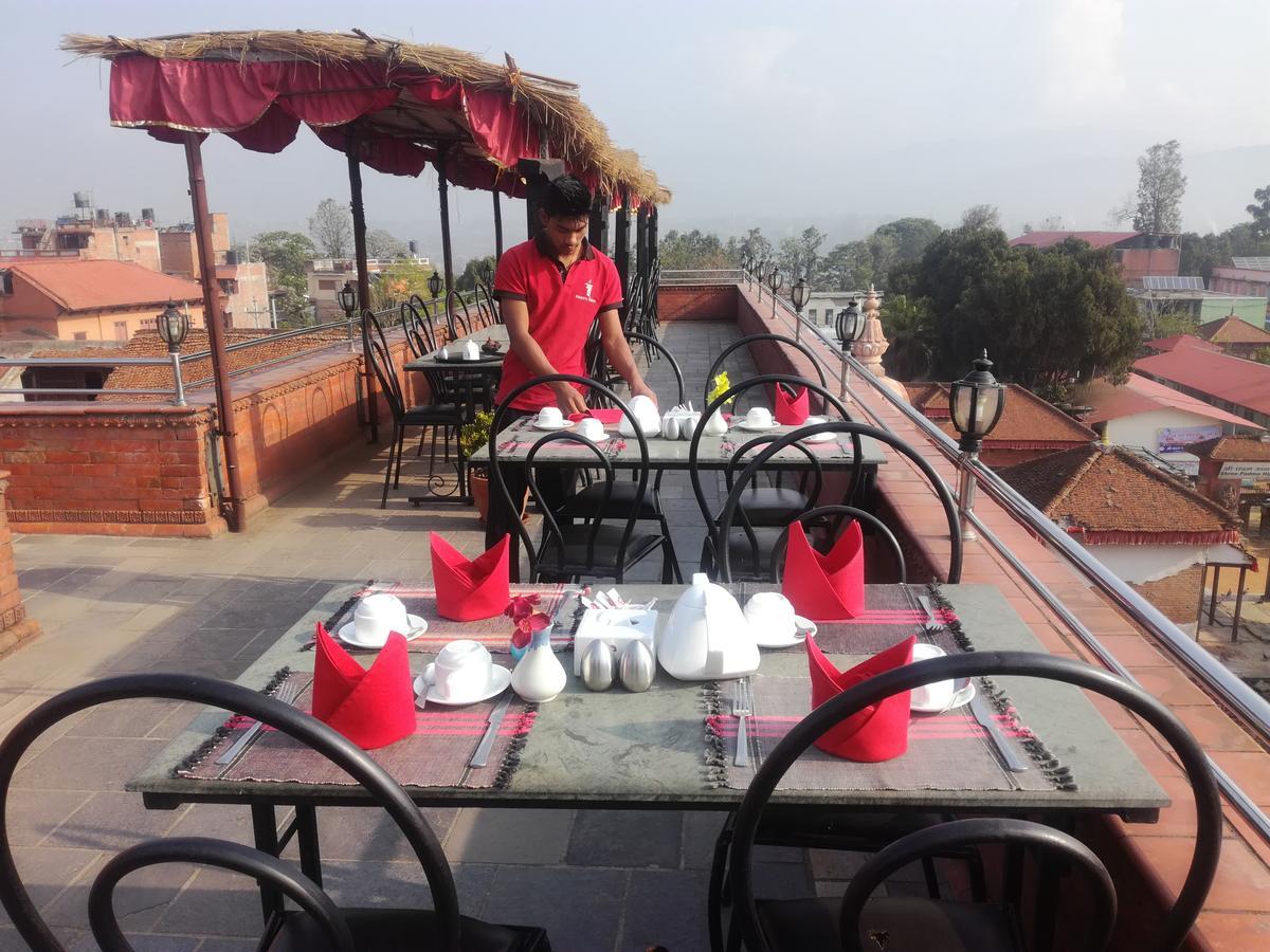 Khwopa Inn & Rooftop Restaurant บักตะปูร์ ภายนอก รูปภาพ